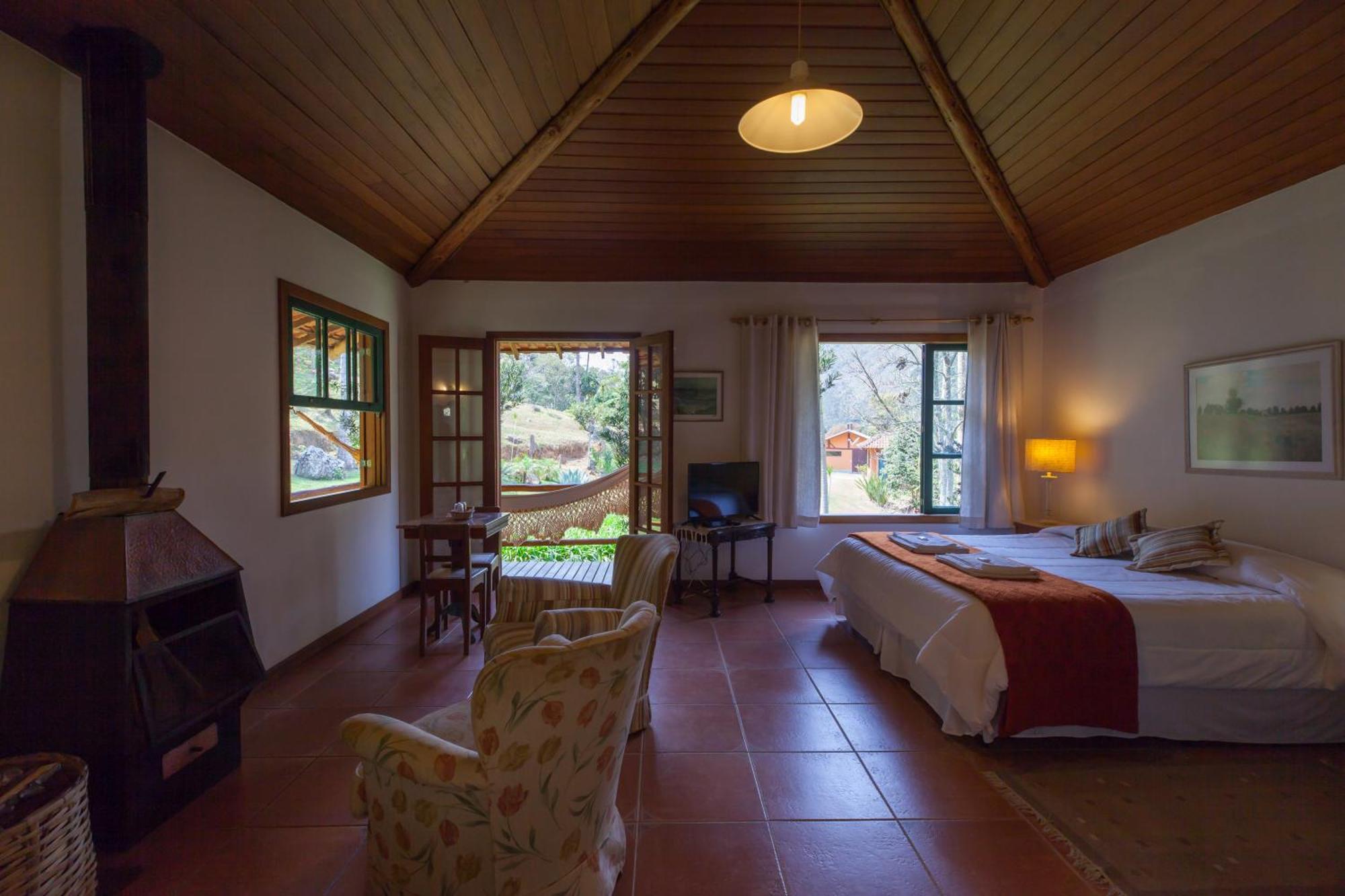 Mariza Inn *